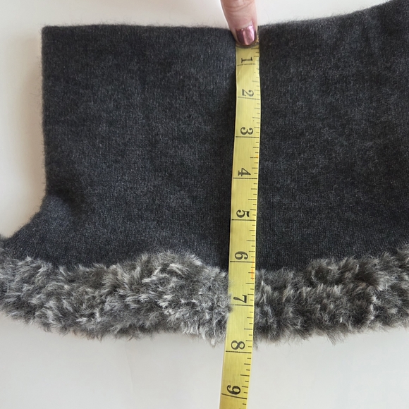 100% Cashmere Super Soft And Cozy Neck Warmer Gray With Fur Yarn Edge Handmade - Picture 3 of 7